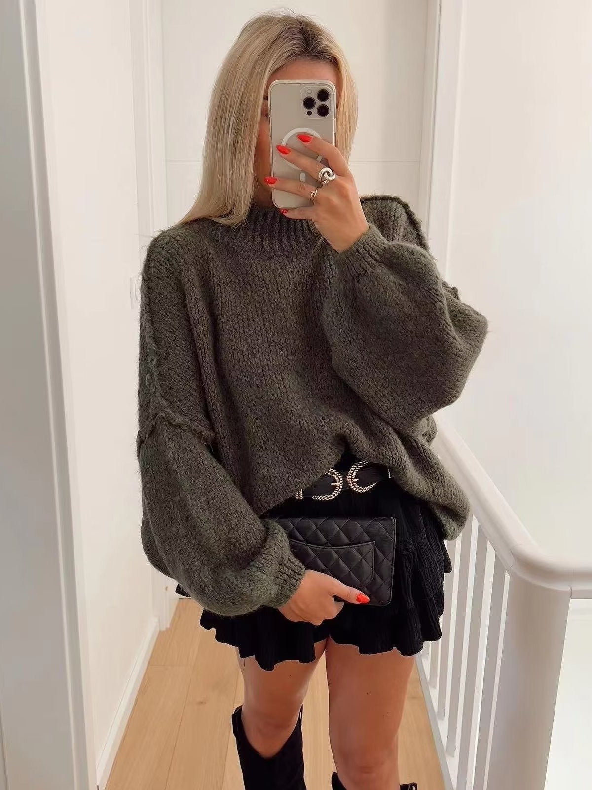 Round neck thin knit sweater